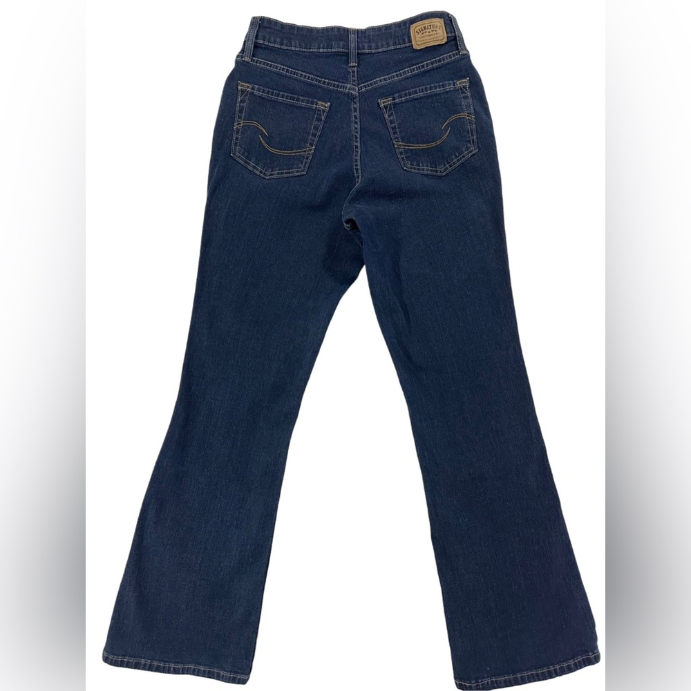 Signature Levi Strauss At Waste Boot Cut Women’s Size 4 Short Dark Wash Stretch - Picture 2 of 7